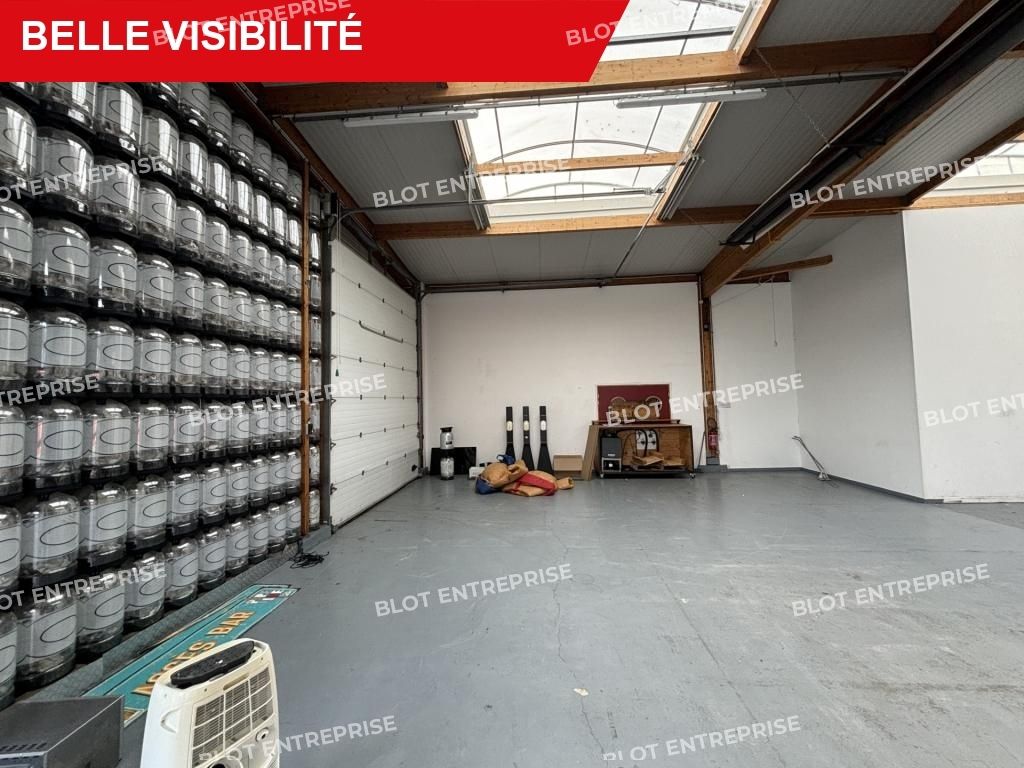 Location entrepôts 188 m² non divisibles