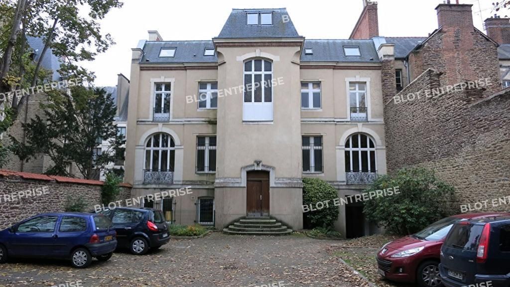 Location bureaux 78 m² non divisibles