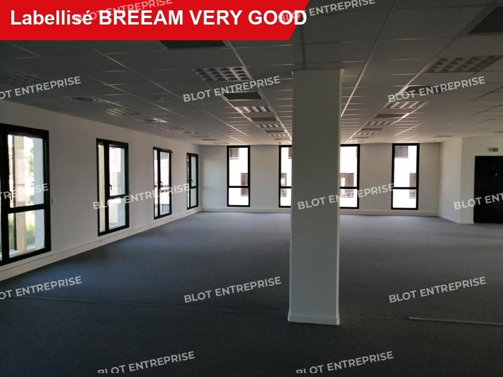 Location bureaux 1612 m² non divisibles