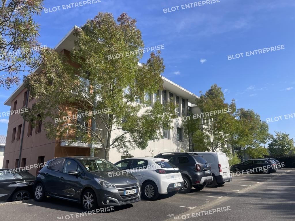 Vente bureaux 165 m² non divisibles