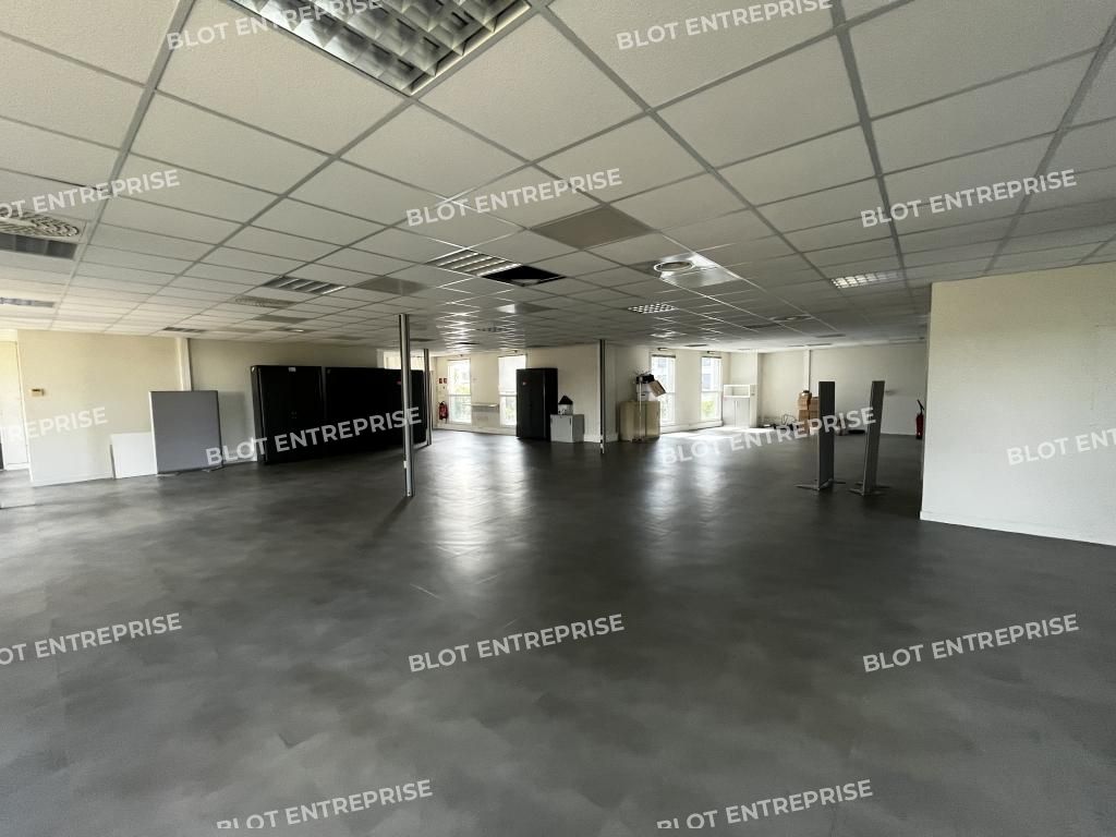 Location bureaux 237 m² non divisibles