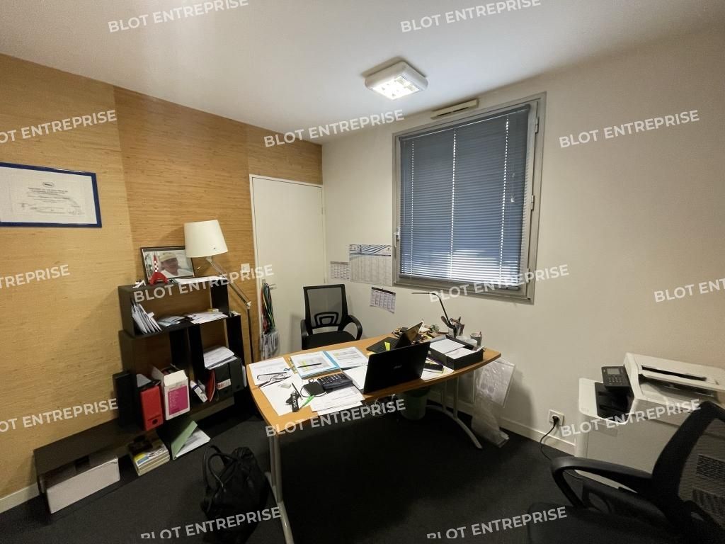 Location bureaux 102 m² non divisibles