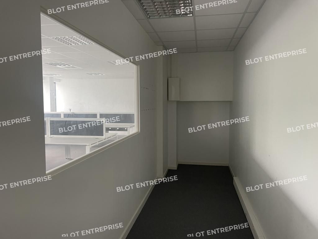 Location bureaux 336 m² non divisibles