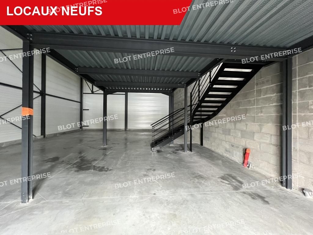 Location entrepôts 193 m² non divisibles