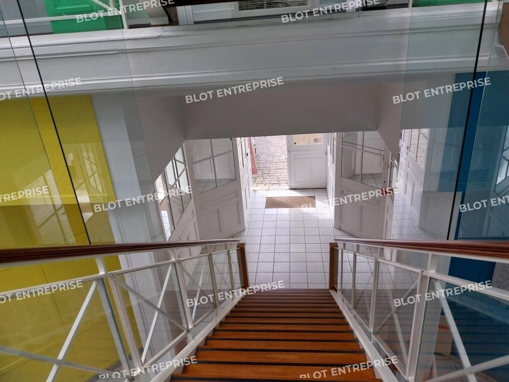 Location bureaux 225 m² non divisibles
