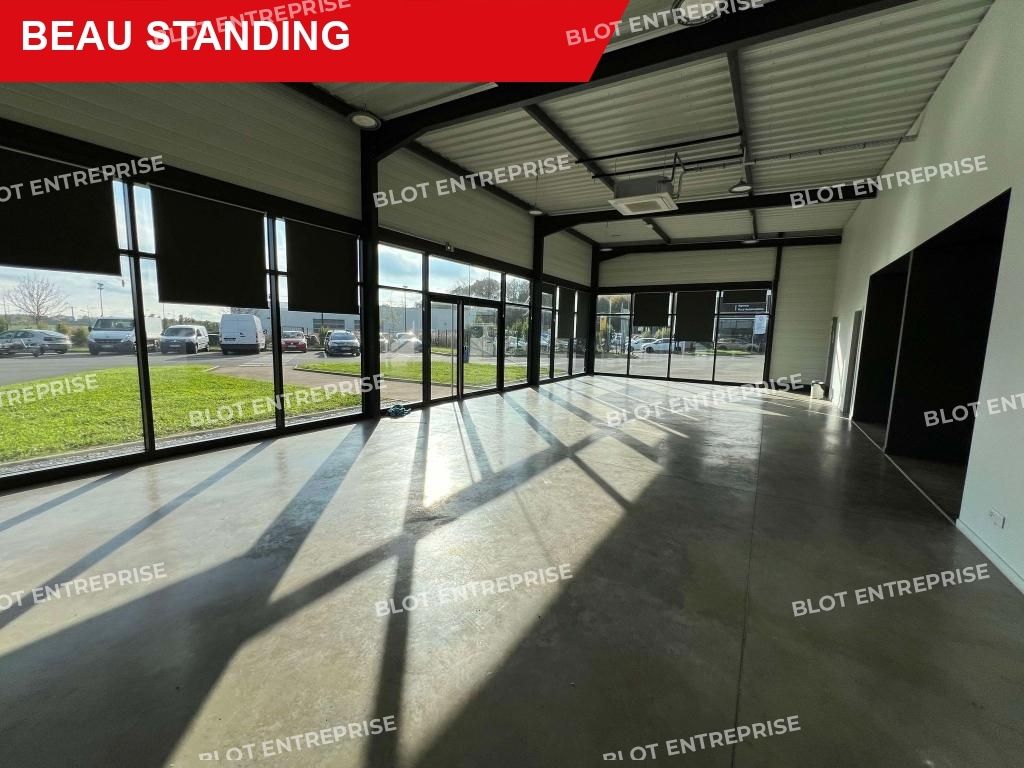 Location entrepôts 290 m² non divisibles