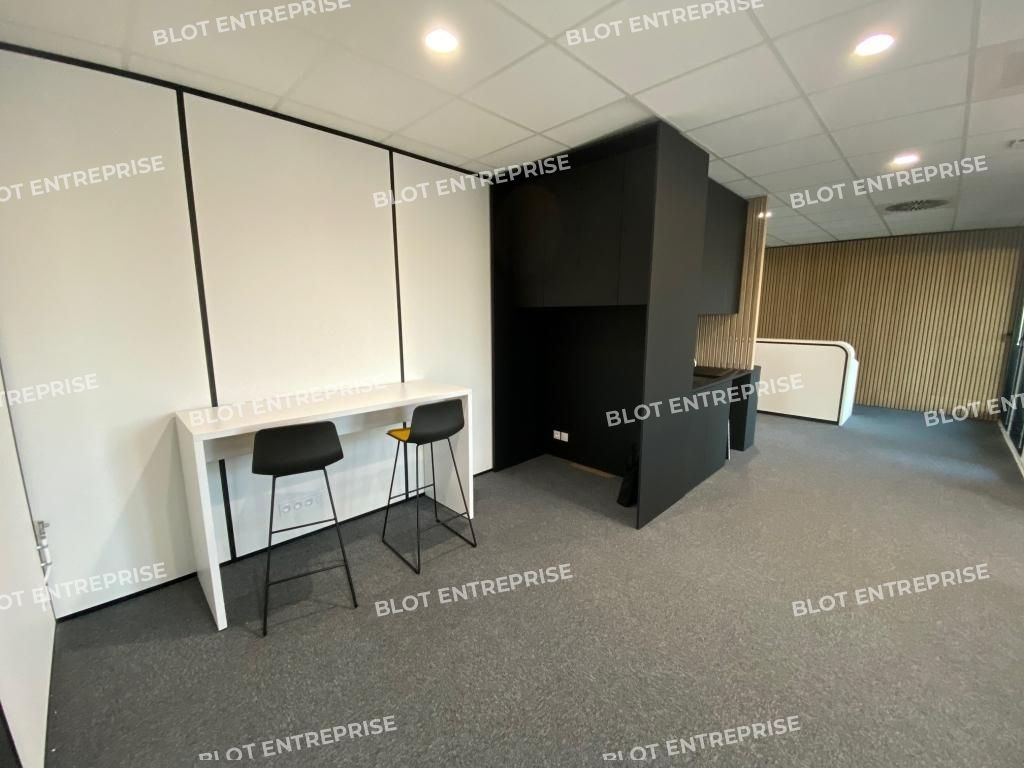 Location bureaux 101 m² non divisibles