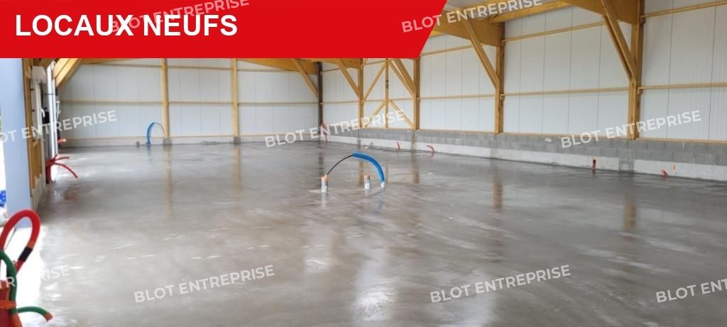 Location entrepôts 400 m² non divisibles