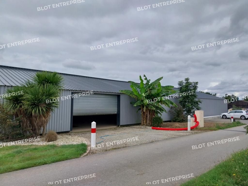 Location entrepôts 980 m² non divisibles