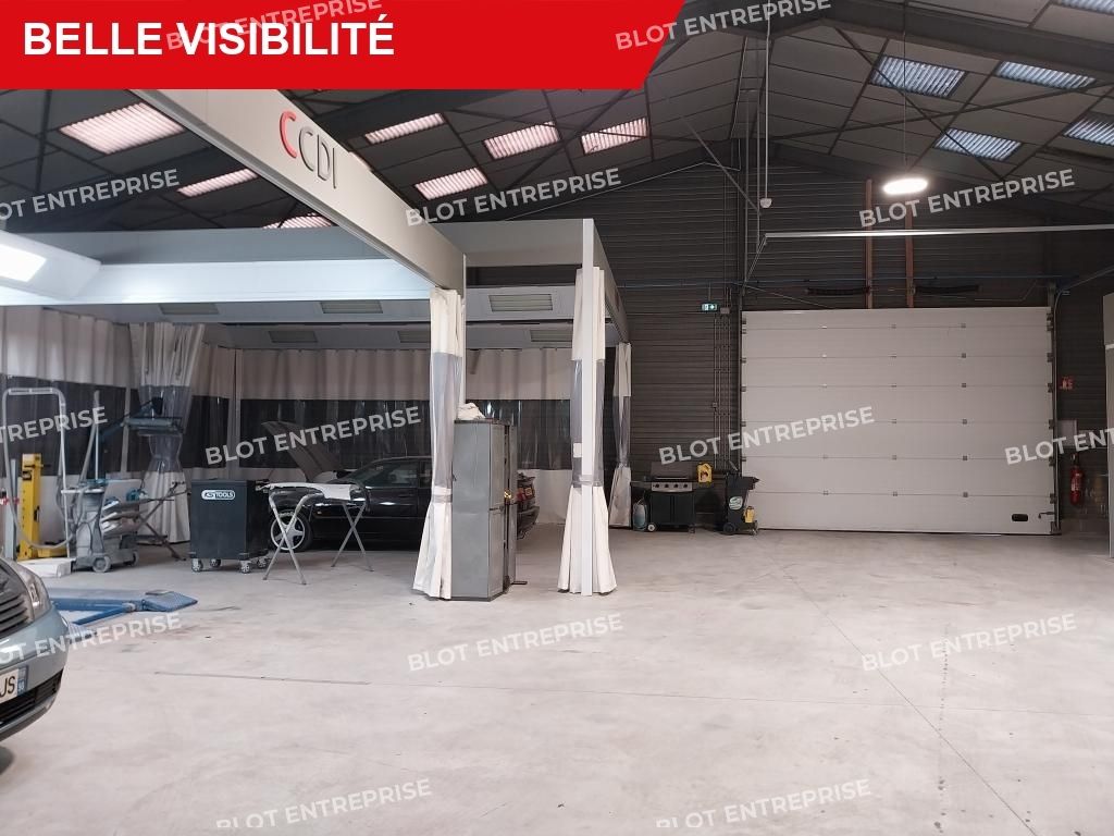 Location entrepôts 500 m² non divisibles