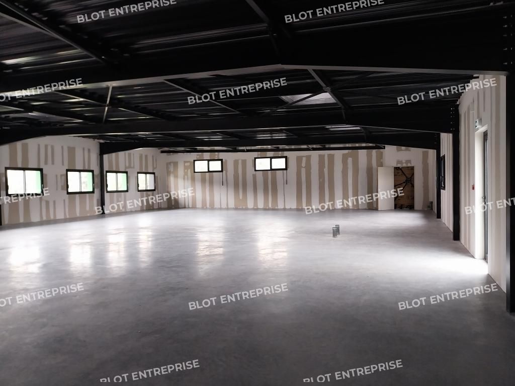 Location bureaux 320 m² non divisibles