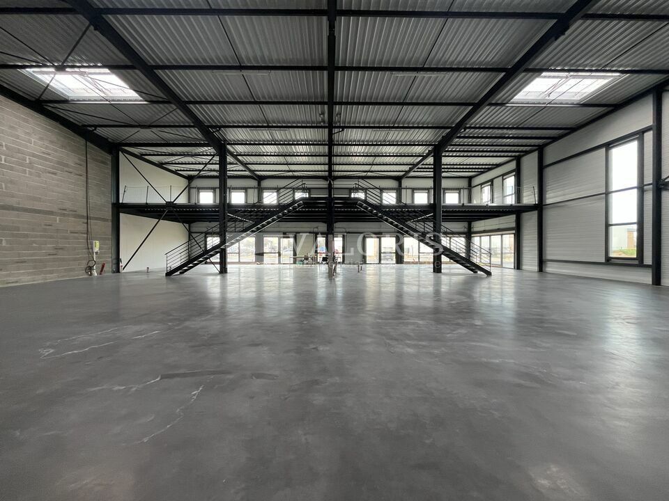 Valoris Real Estate vous propose à la vente des bâtiments d'activités au sein d'un parc neuf situé sur la commune de Villefranche sur Saône.