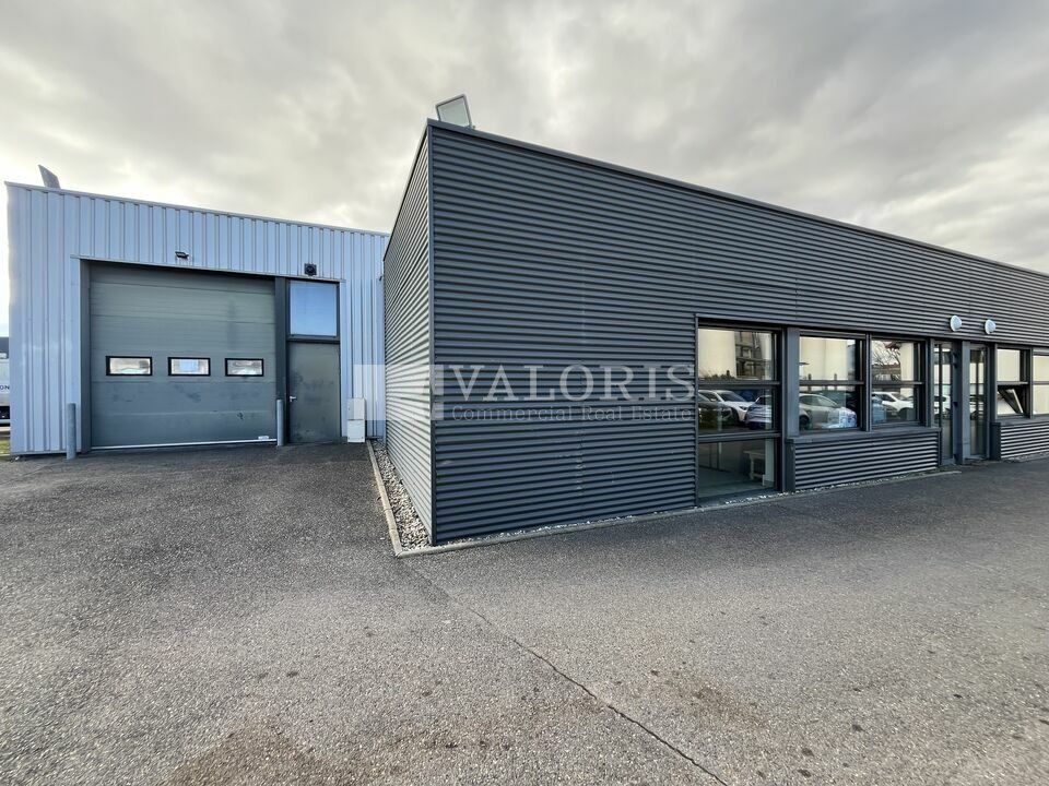 Location local d''activites 366 m² non divisibles