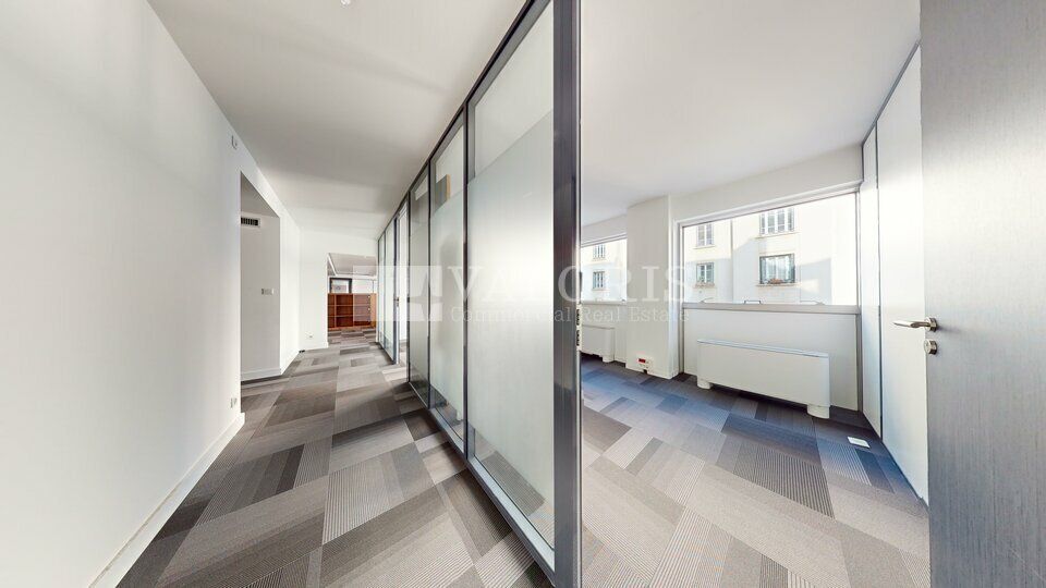 471.32 m² pour ce bureaux en location à Lyon 3