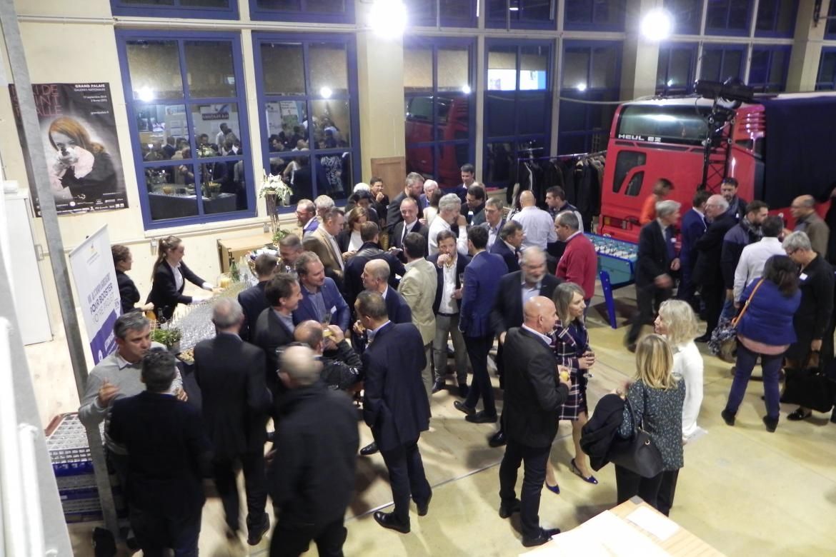 Location centre d'affaires 1700 m² non divisibles