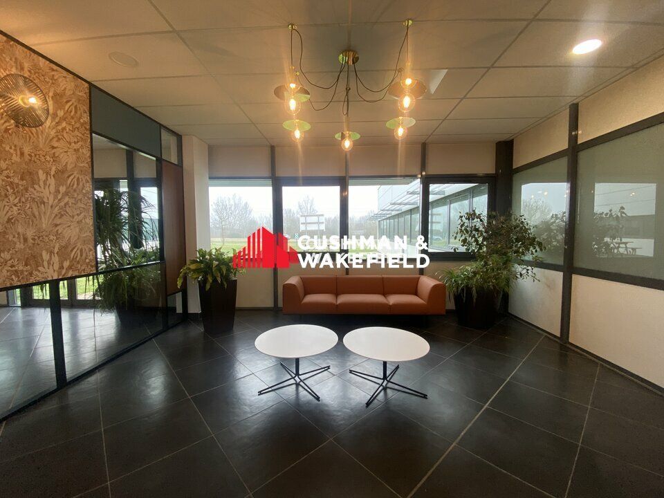 Location bureau - 1929 m²