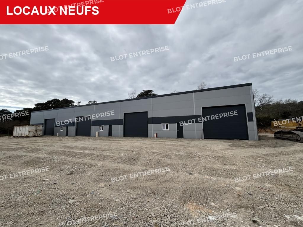 Location entrepôts 200 m² non divisibles