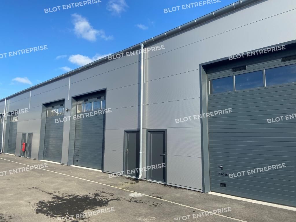 Location entrepôts 145 m² non divisibles