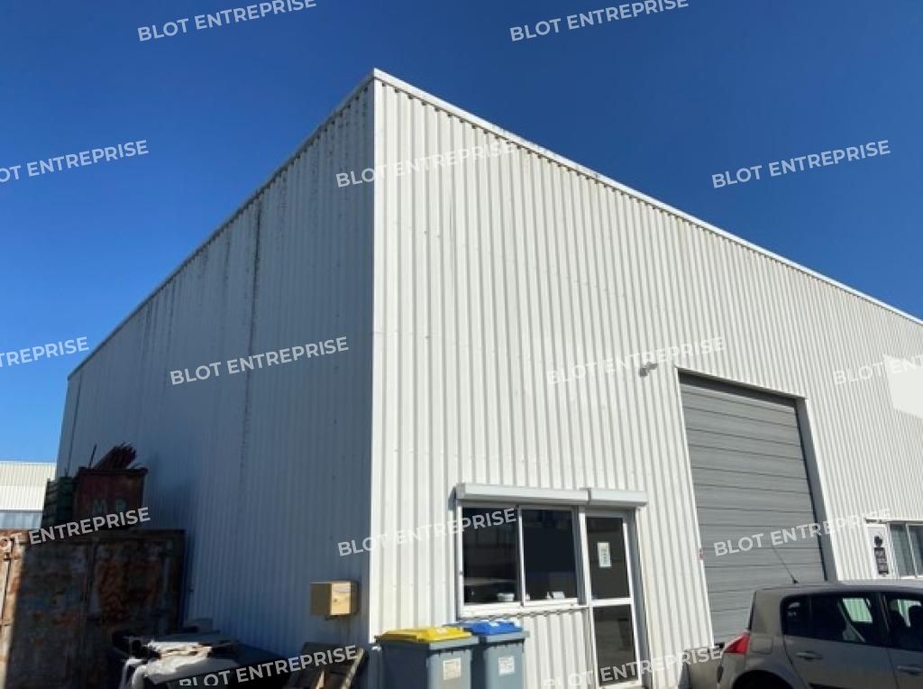 Location entrepôts 170 m² non divisibles