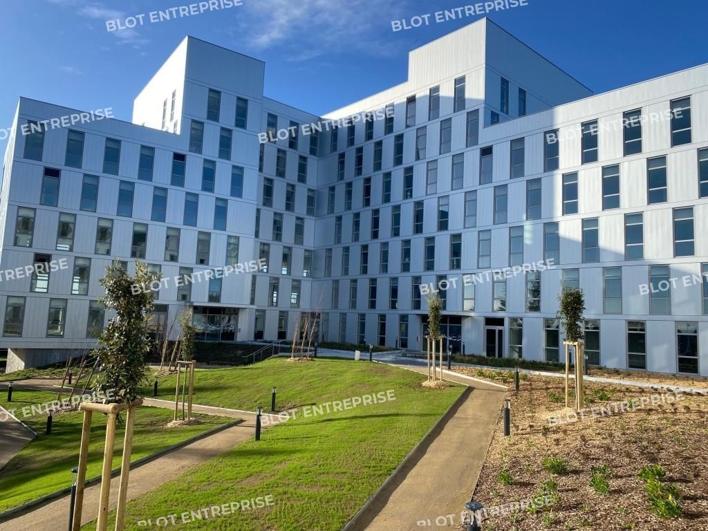 Location bureaux 1632 m² non divisibles