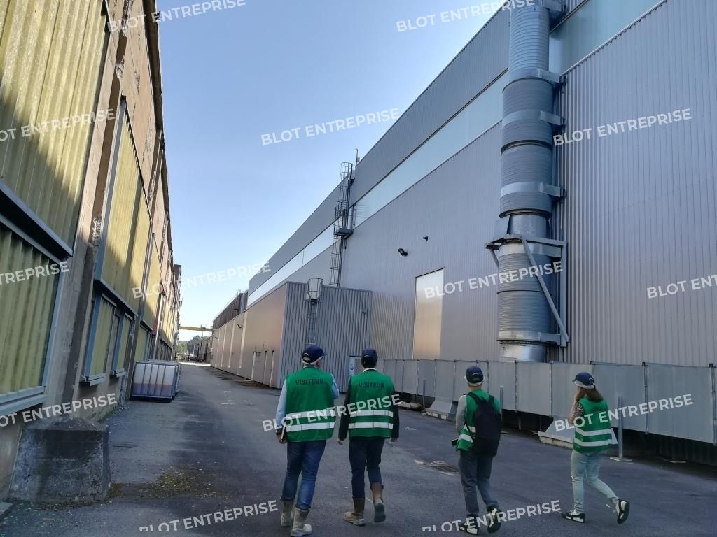 Location entrepôts 3800 m² non divisibles