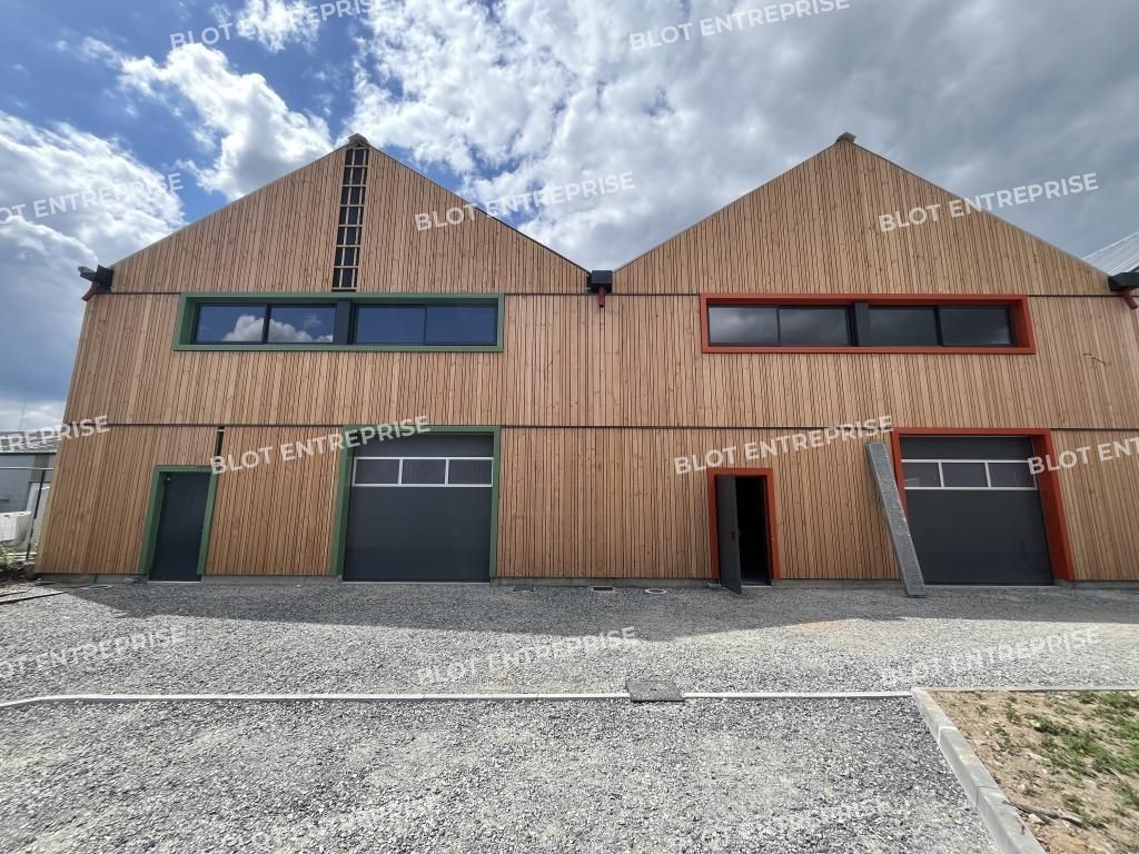 Location entrepôts 196 m² non divisibles
