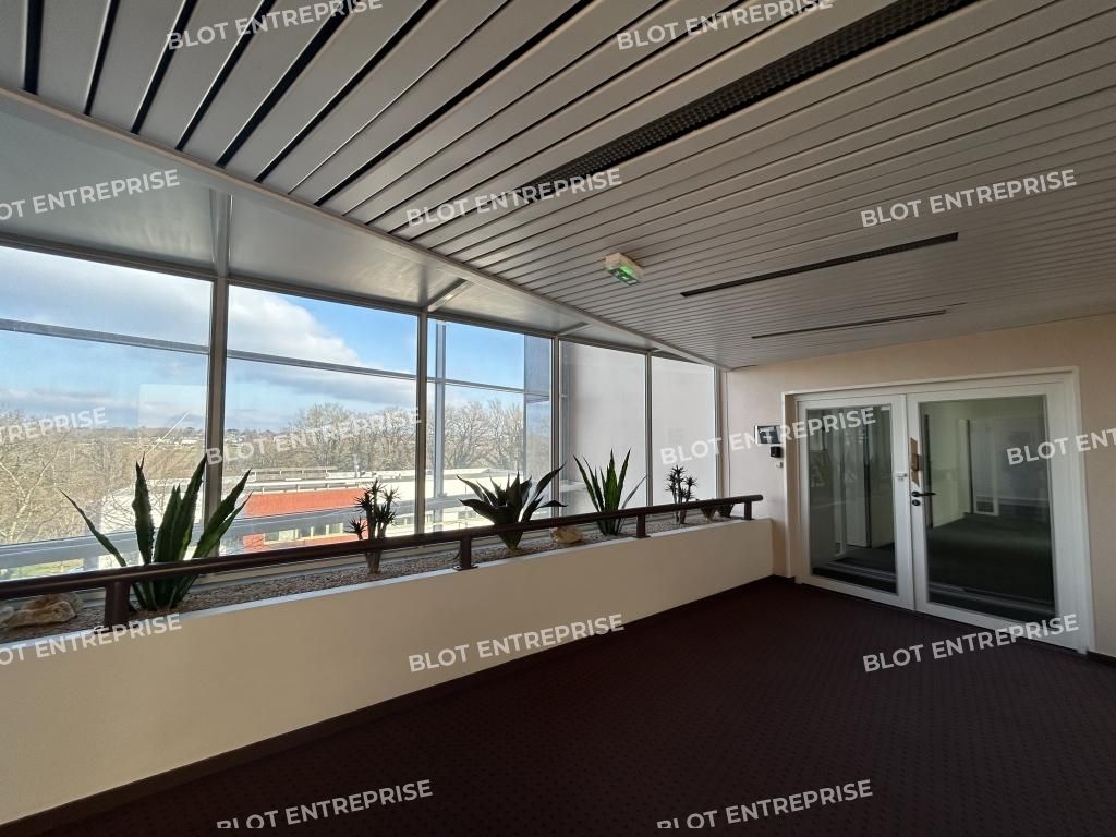Location bureaux 330 m² non divisibles