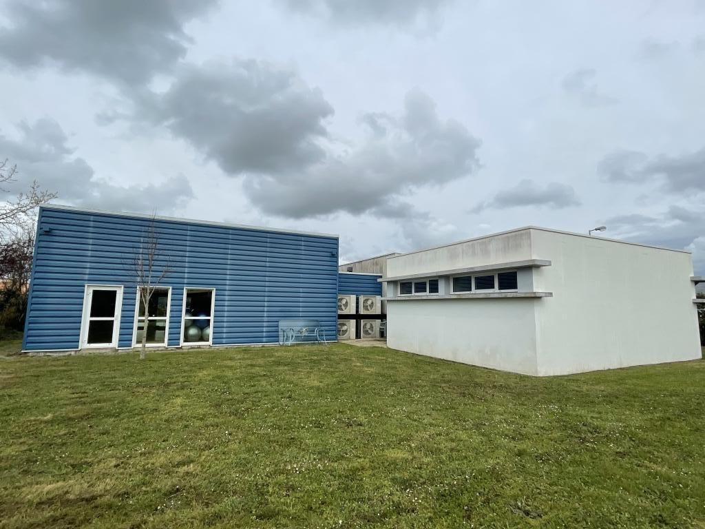 Vente entrepôts 560 m² non divisibles