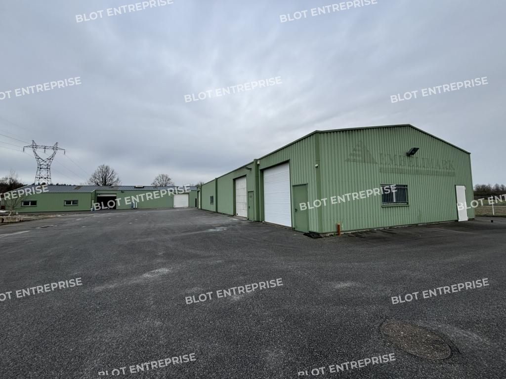 Location entrepôts 851 m² non divisibles