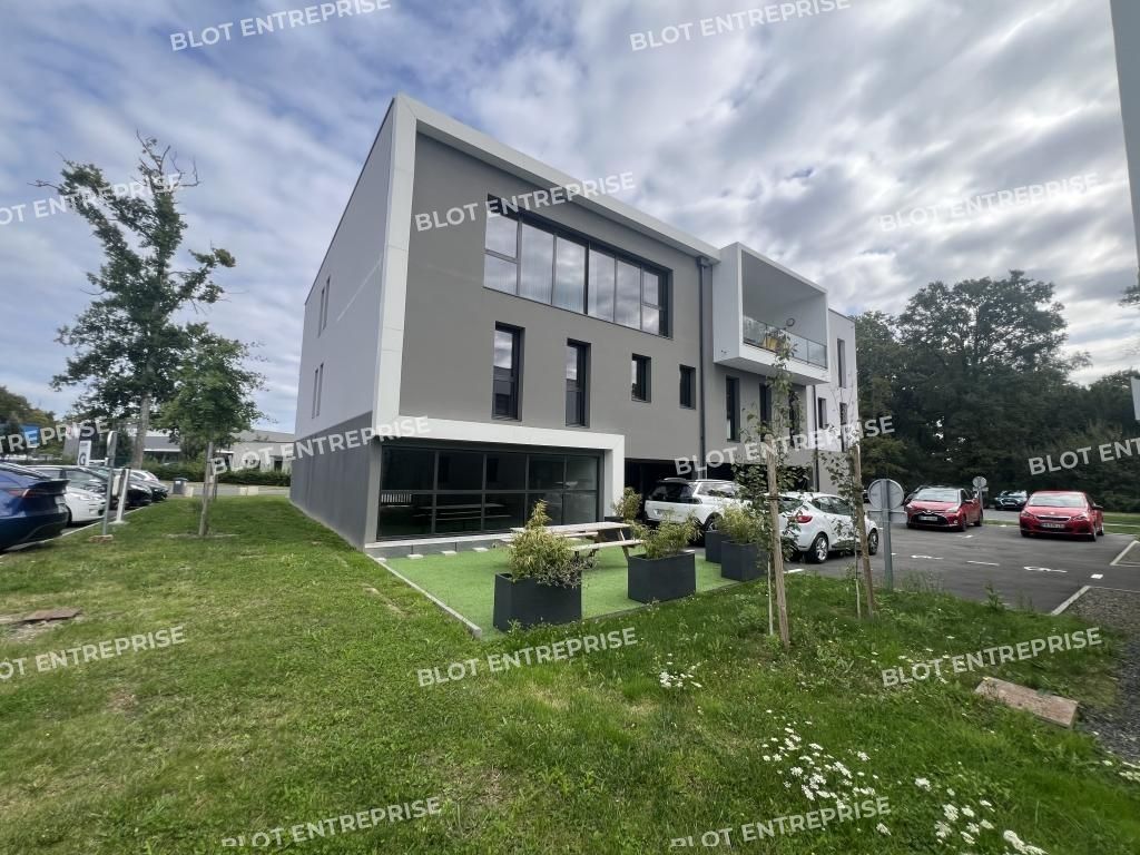 Location bureaux 305 m² non divisibles