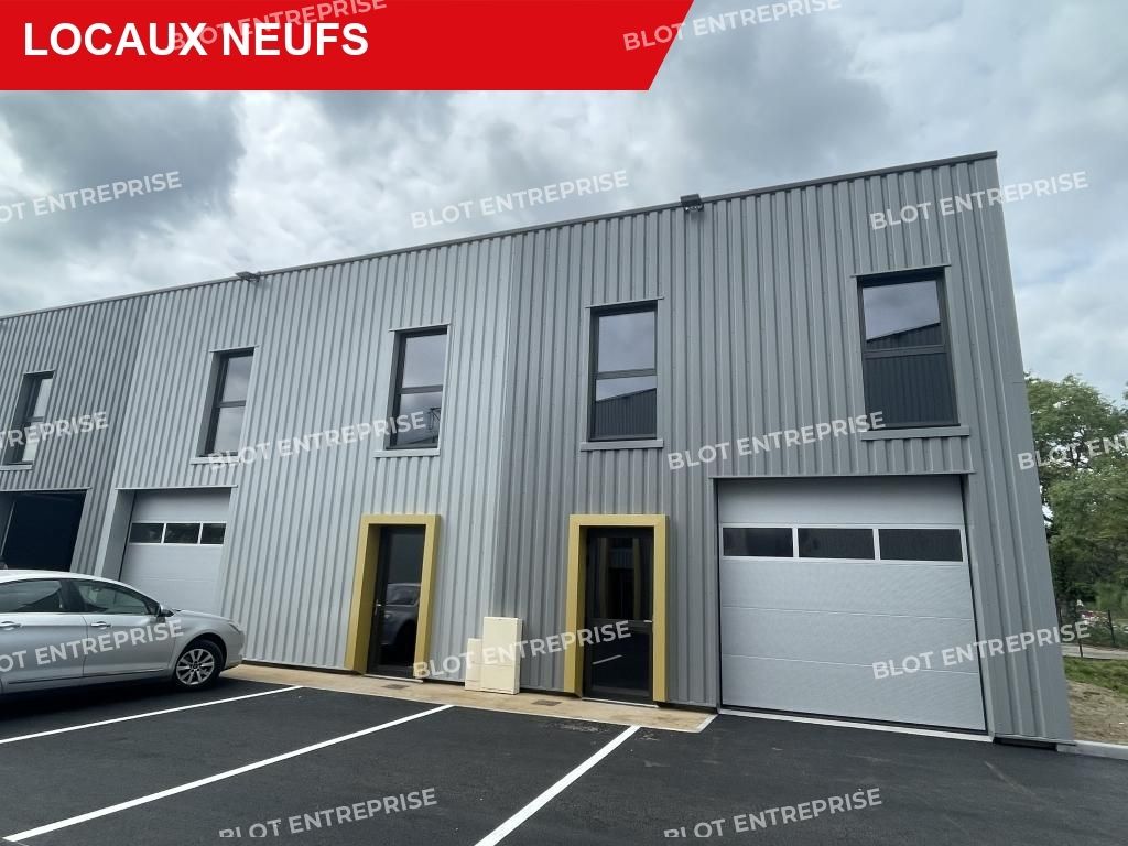 Vente entrepôts 210 m² non divisibles
