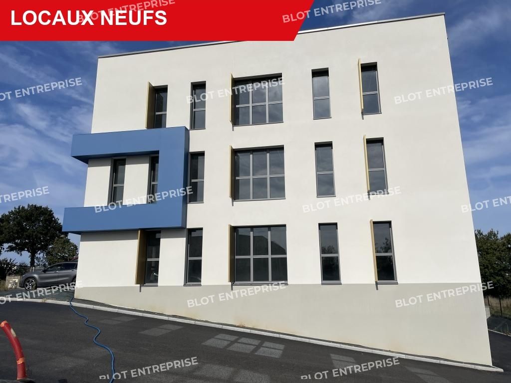 Location bureaux 871 m² non divisibles