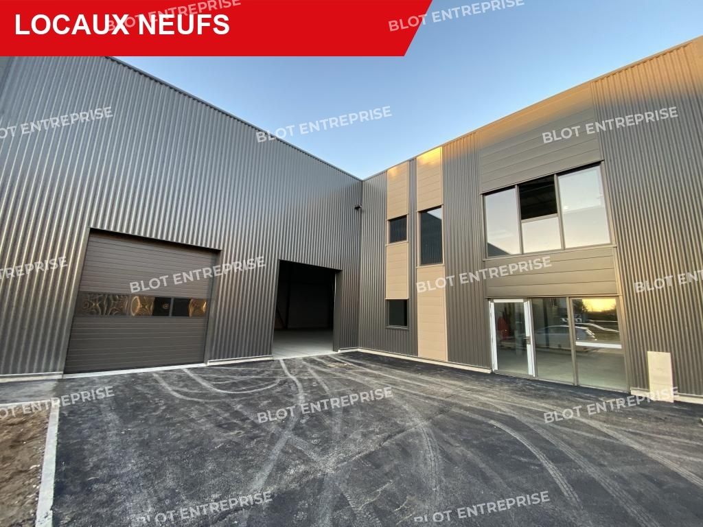Location entrepôts 387 m² non divisibles