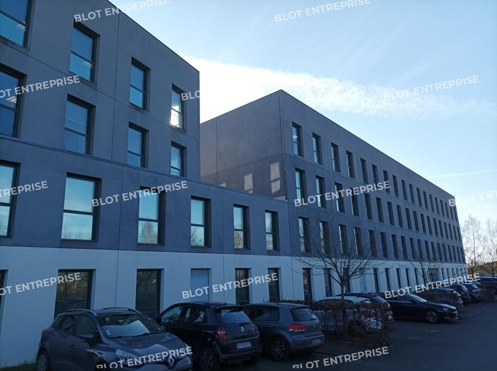 Location bureaux 237 m² non divisibles