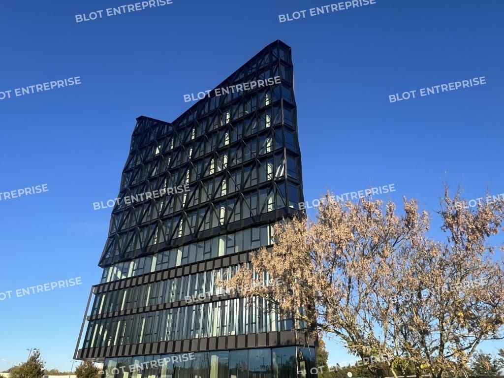 Location bureaux 696 m² non divisibles