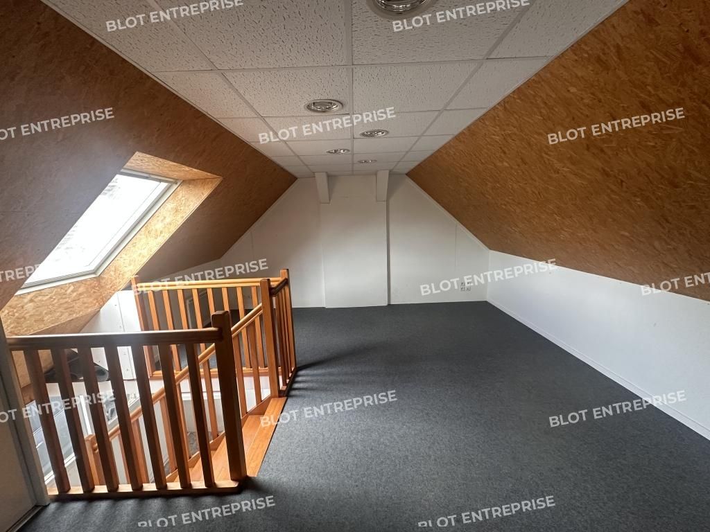 Location bureaux 82 m² non divisibles