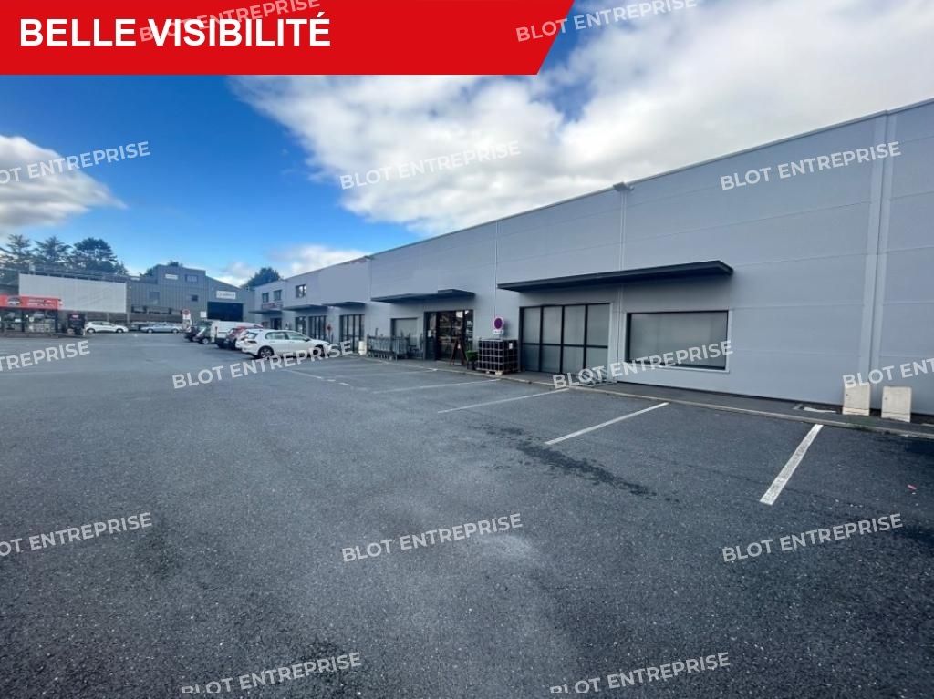 Location entrepôts 1090 m² non divisibles