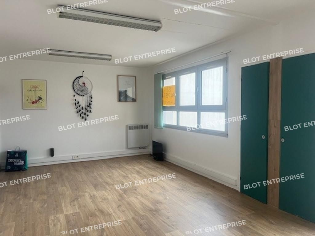 Location bureaux 66 m² non divisibles