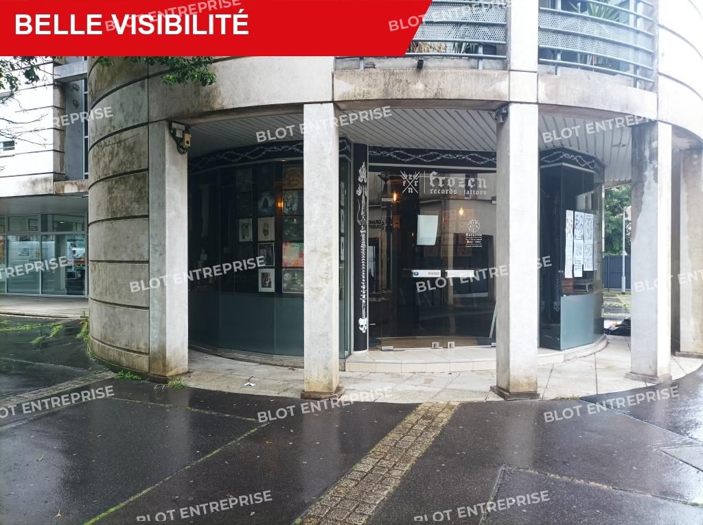 Location local commercial 93 m² non divisibles