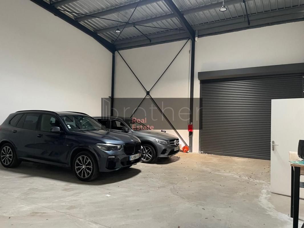 Vente bureaux 794 m² divisibles à partir de 300 m²