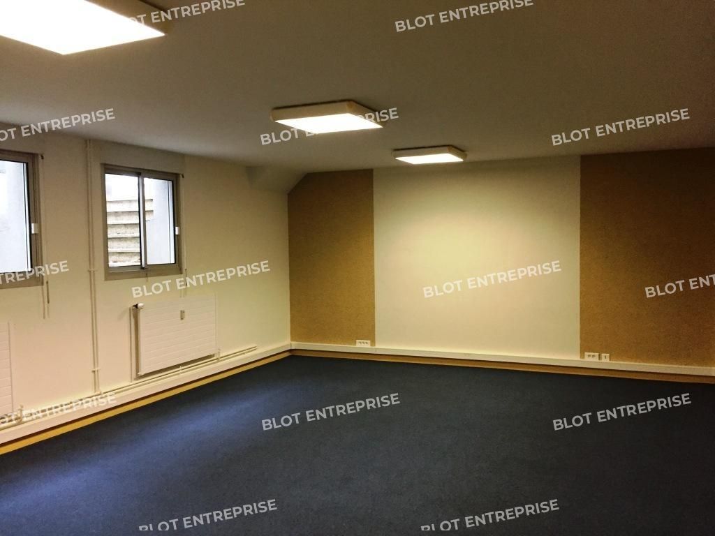 Location bureaux 158 m² non divisibles