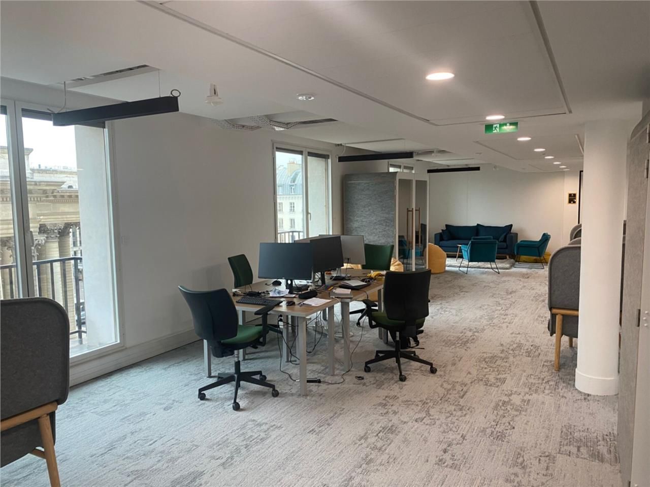 Location bureaux 900 m² non divisibles