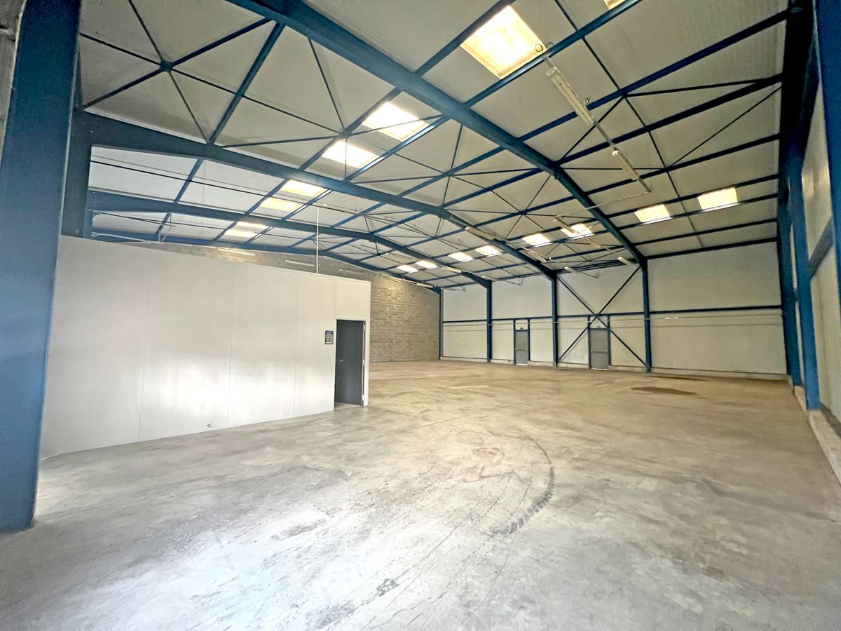 Location local 440.00 m² à ESCALQUENS