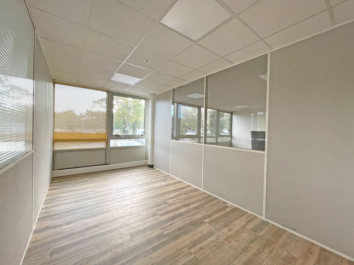 Location bureaux 290.00 m² à LABEGE