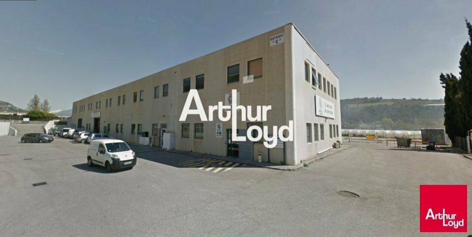 Location local d''activites 1105 m² non divisibles