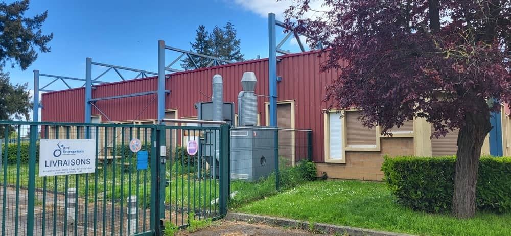 Vente entrepôts 1740 m² non divisibles