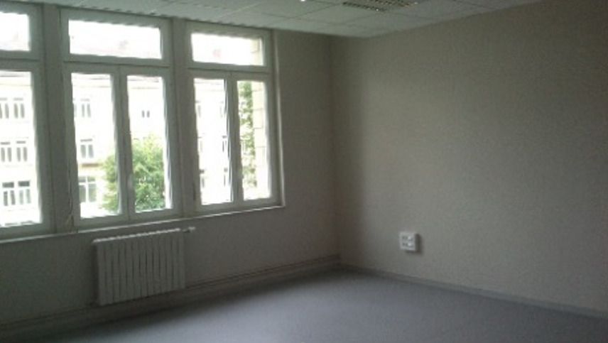 Location centre d'affaires 1500 m² divisibles à partir de 26 m²