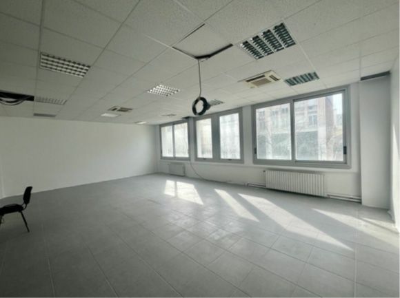Location bureaux 330 m² divisibles à partir de 110 m²