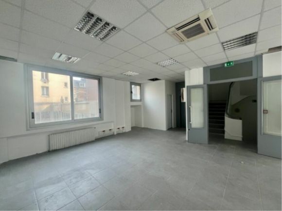 Location bureaux 330 m² divisibles à partir de 110 m²