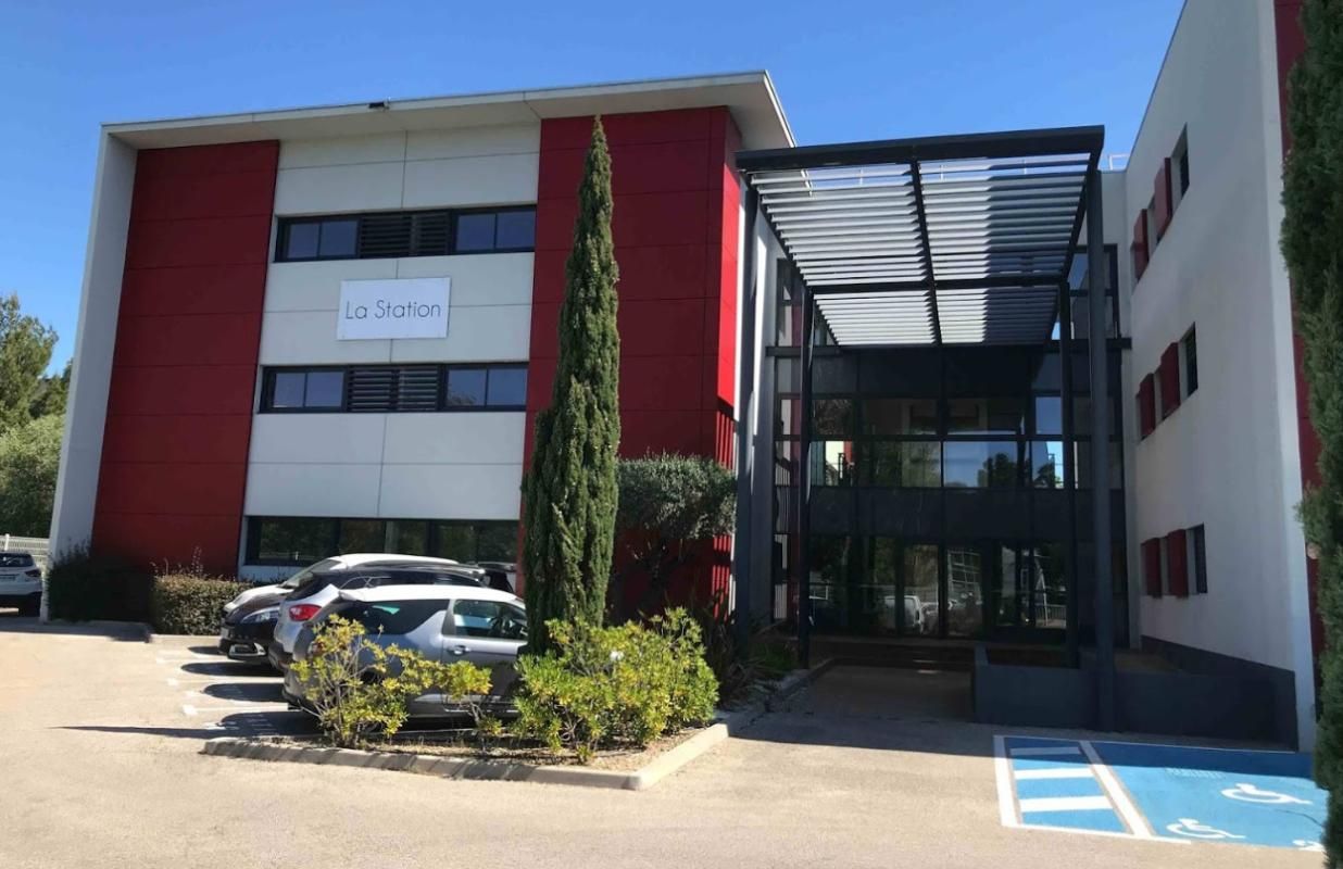 Location centre d'affaires 71 m² divisibles à partir de 15 m²
